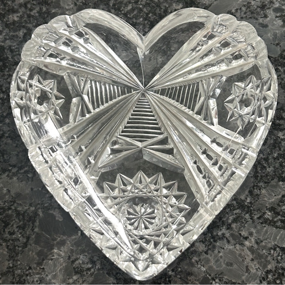 VINTAGE Heart-Shaped Cut crystal Decorative Bowl Trinket tray Ring holder - Picture 6 of 13
